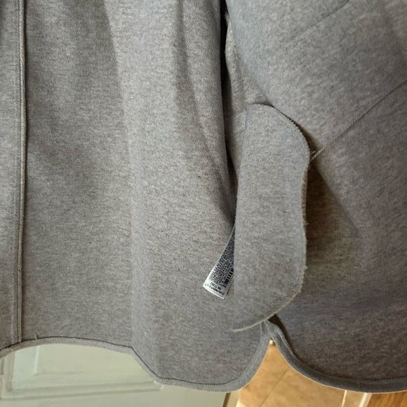 Zara Soft Overshirt. Oversized Metal Snap Front Closure. - Picture 6 of 8